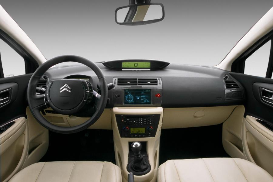  Citroen C4 2005 года  (фото 70 из 150)